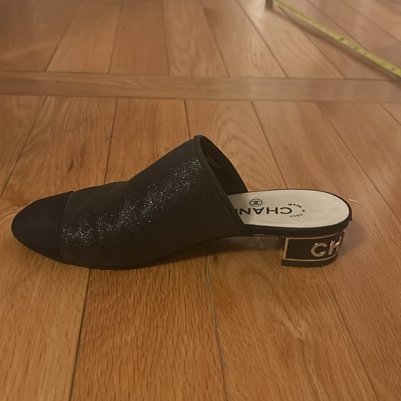 Gorgeous sparkly Chanel mules - Picture 3 of 11